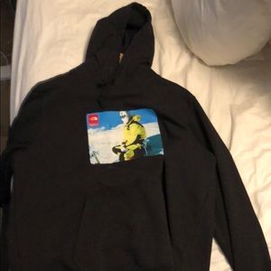 8/10 supreme used north face hoodie